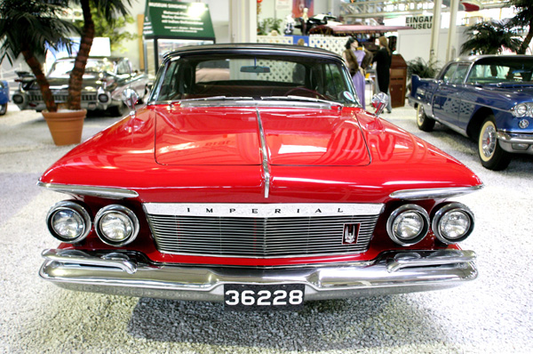 61-4a 08-01-14_1557 1961 Imperial Crown 2dr Convertible.JPG